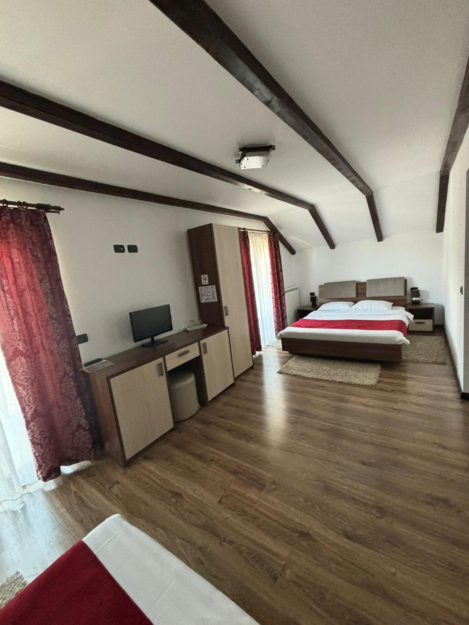 Pensiunea Rustic Borşa 部屋 写真